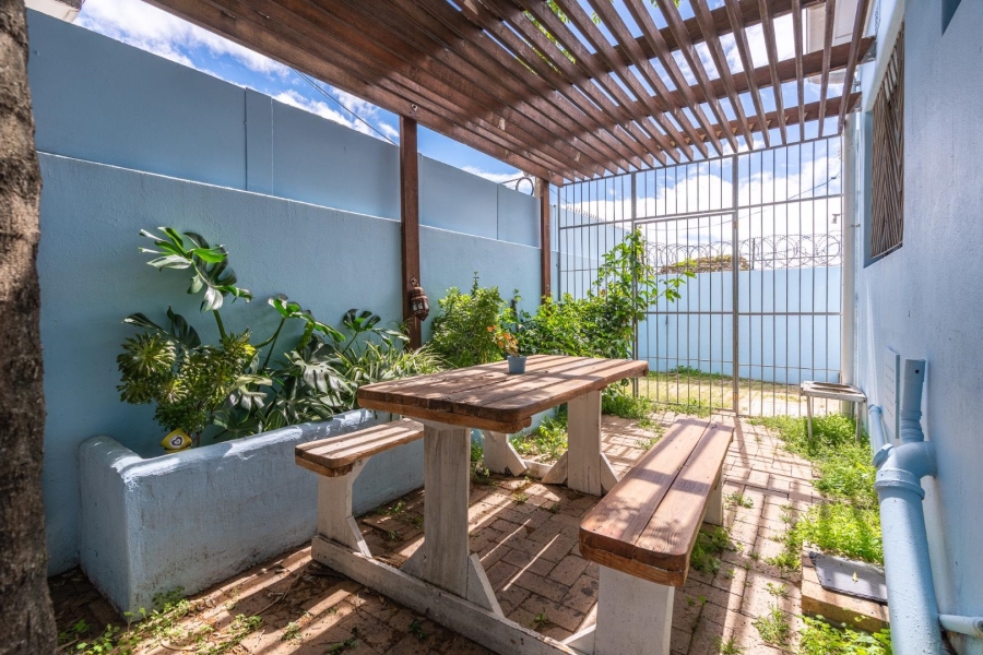 2 Bedroom Property for Sale in Woodstock Western Cape